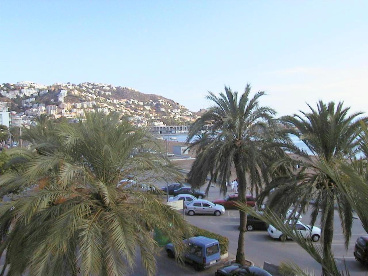 Rhode Vista Al Mar Apartment Росес Екстериор снимка